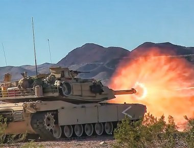 Βίντεο: Το άρμα μάχης M1 Abrams σε άσκηση «φωτιά» που διαρκεί ακόμα και την νύκτα